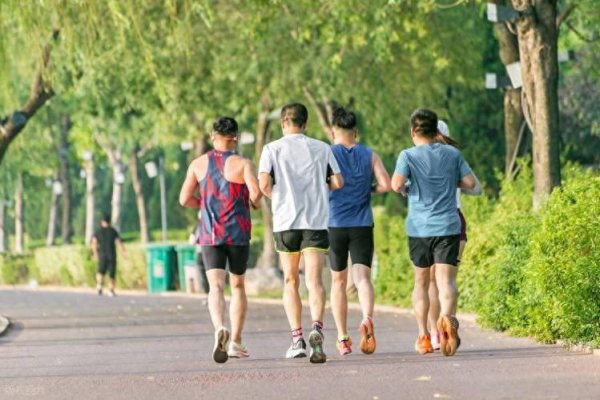 慢跑是强化腹黑的良方?医师指示:步入中年,慢跑时记起3个原则